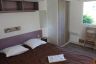 Campsite France Auvergne : Grande chambre avec lit 160 x 200, possibilité de mettre un lit bébé
